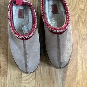 UGG Tan Suede Tazz II Slippers with Red Accents